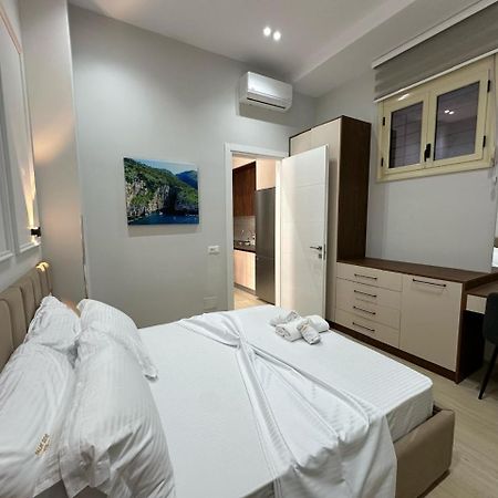 Palm Side Hotel Vlore Exterior photo
