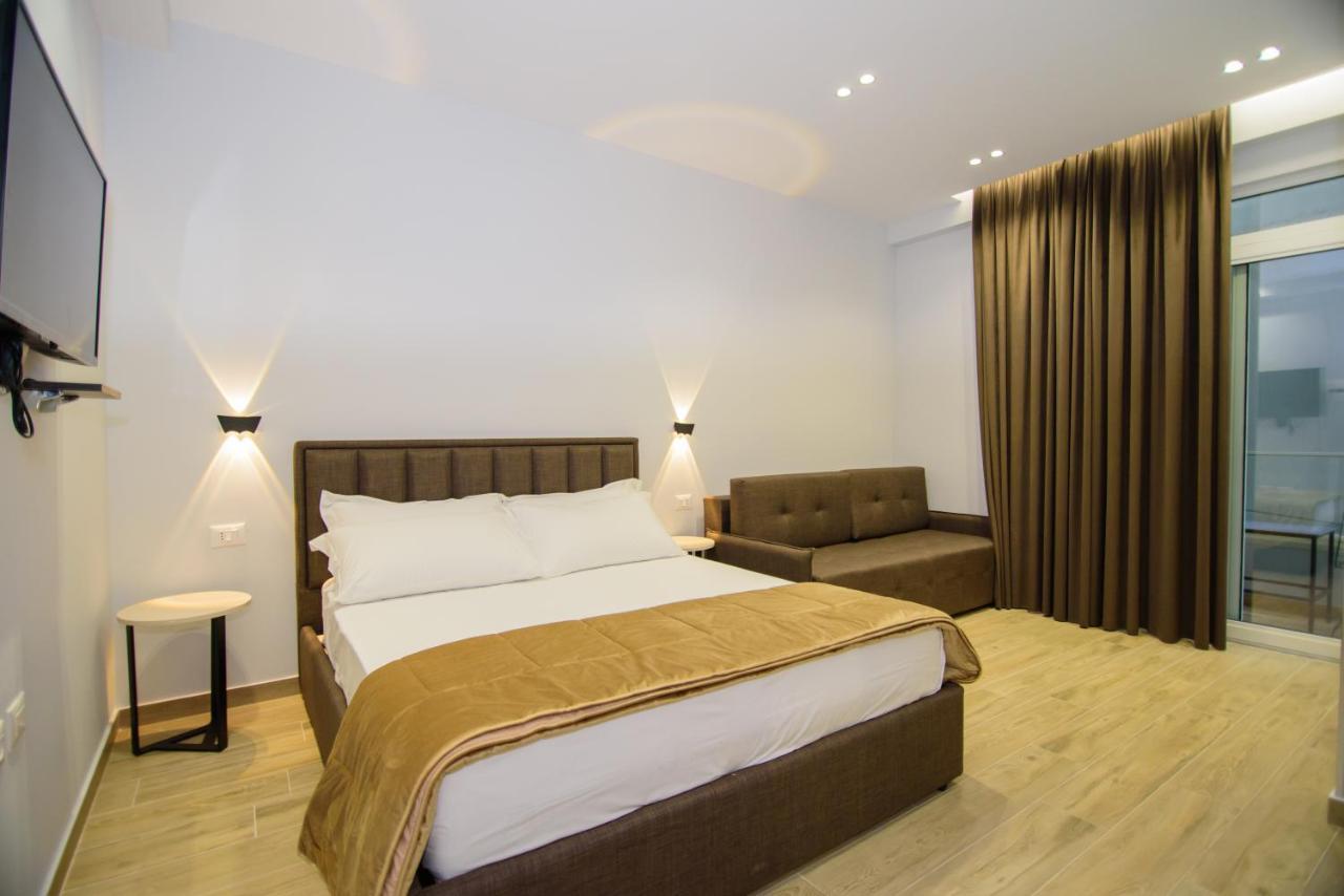 Palm Side Hotel Vlore Exterior photo