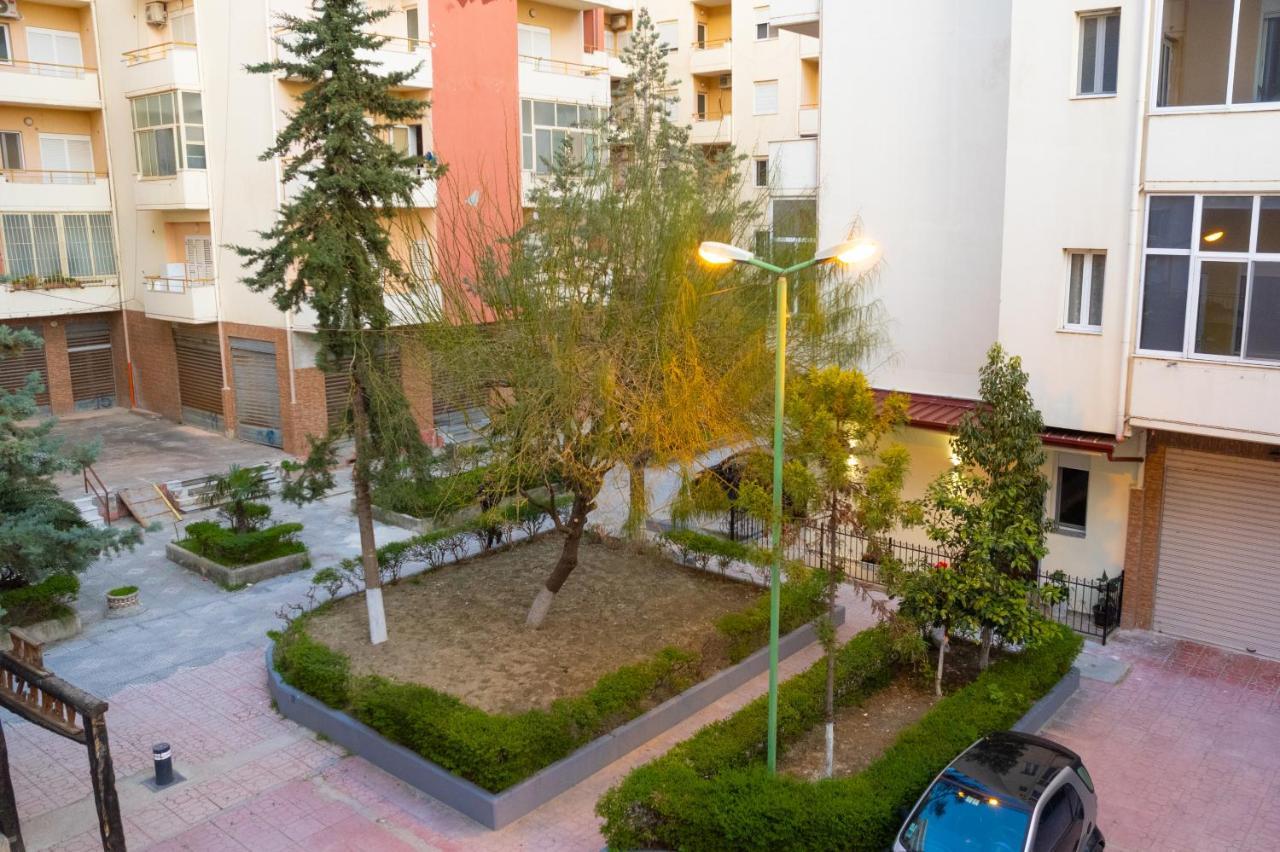 Palm Side Hotel Vlore Exterior photo