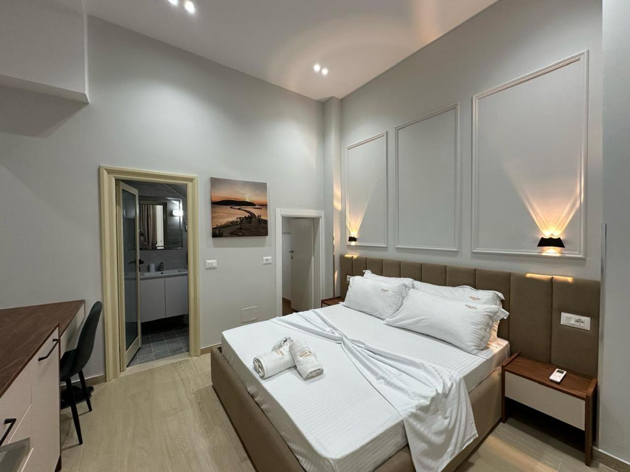 Palm Side Hotel Vlore Exterior photo
